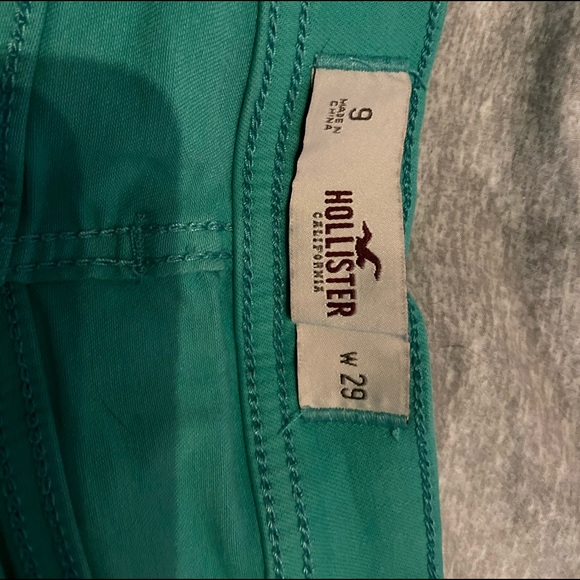 Hollister Shorts - Picture 2 of 3